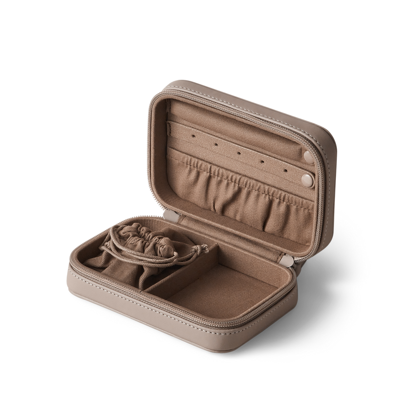 Vegan jewelry box in brown - open