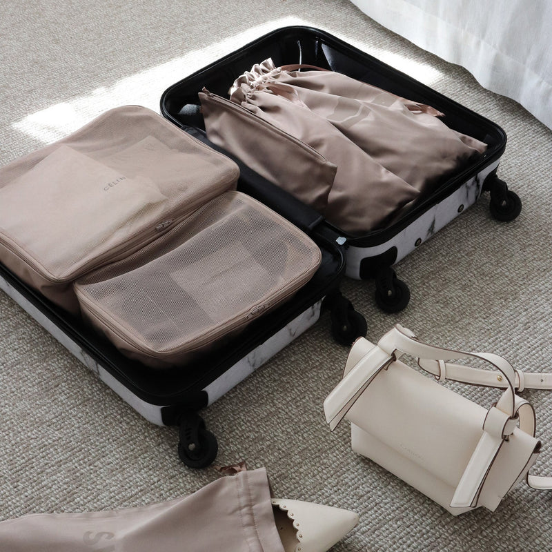 organize hand luggage packing 