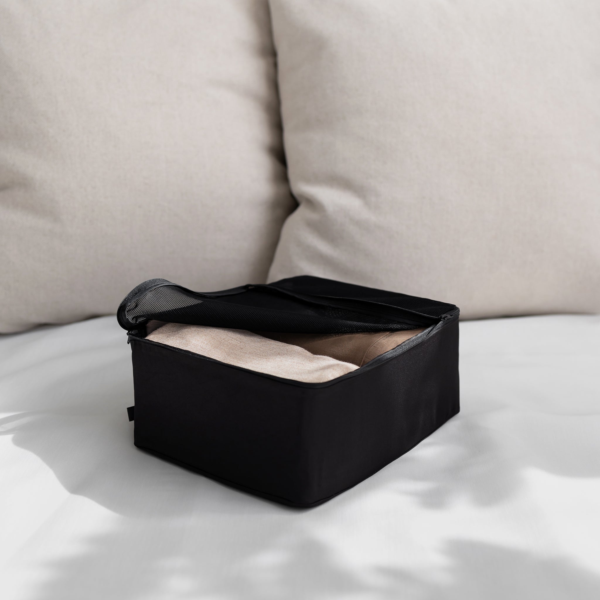 Small Packing Cube With Transparent Top | Black | Organista.com